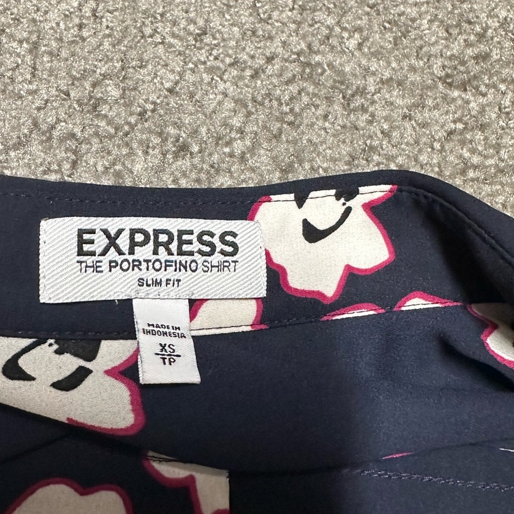 Express Portfolio Top - Picture 2 of 2